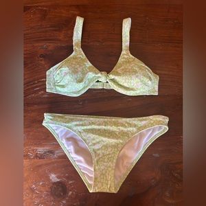 Xhilaration Woman’s green/white bikini size L